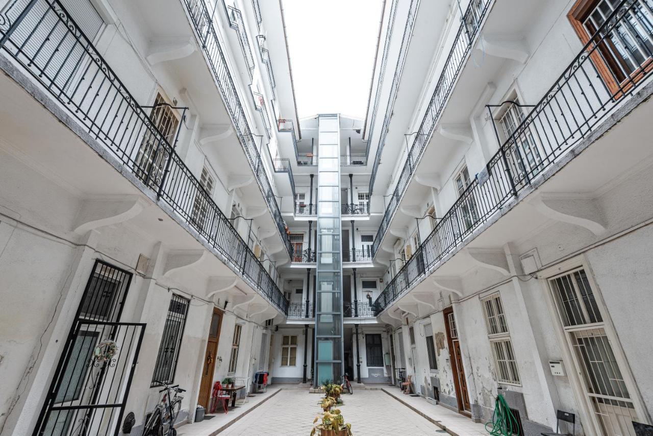 Inside Edge Apartment Budapest Exterior photo
